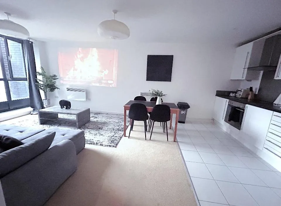 O2 & Excel Zone 2 Sleeps 6 location